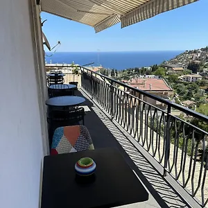 Alojamento de Acomodação e Pequeno-almoço National Gallery, Taormina