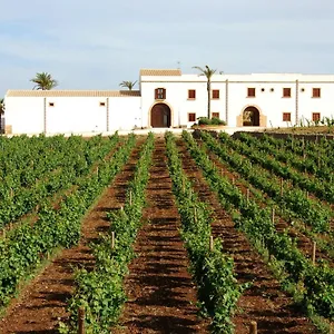 agriturismo-baglio-donnafranca-wine-resort.palermohotels.org/